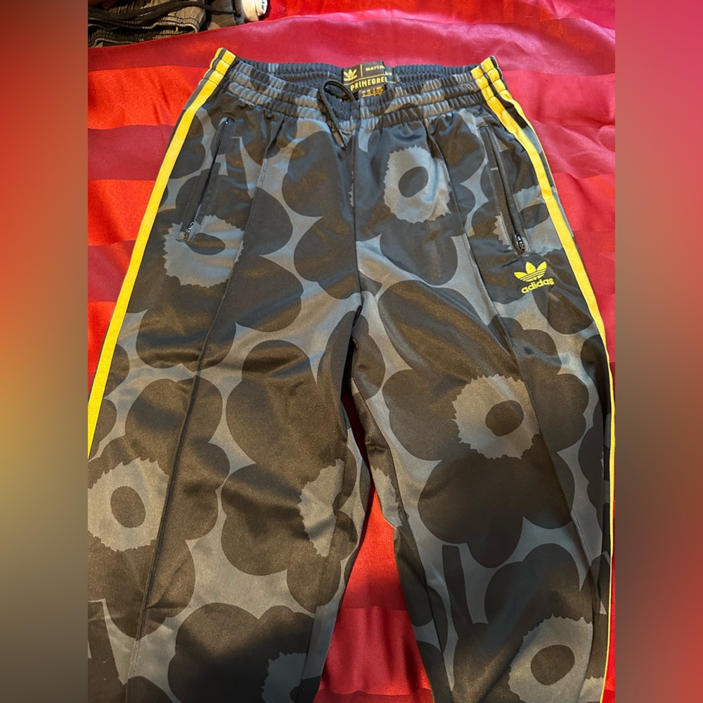 Women XS Adidas Sweatpants, Never Worn, Great Condition